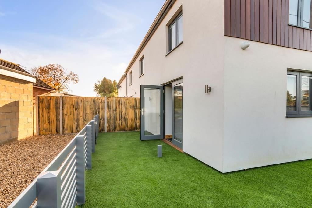 Isabel'S Wing! A Stunning 2 Bedroom Property NWI Exteriér fotografie