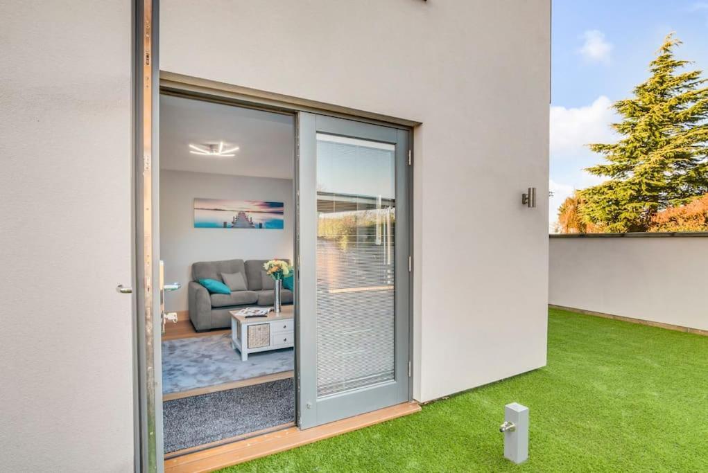 Isabel'S Wing! A Stunning 2 Bedroom Property NWI Exteriér fotografie